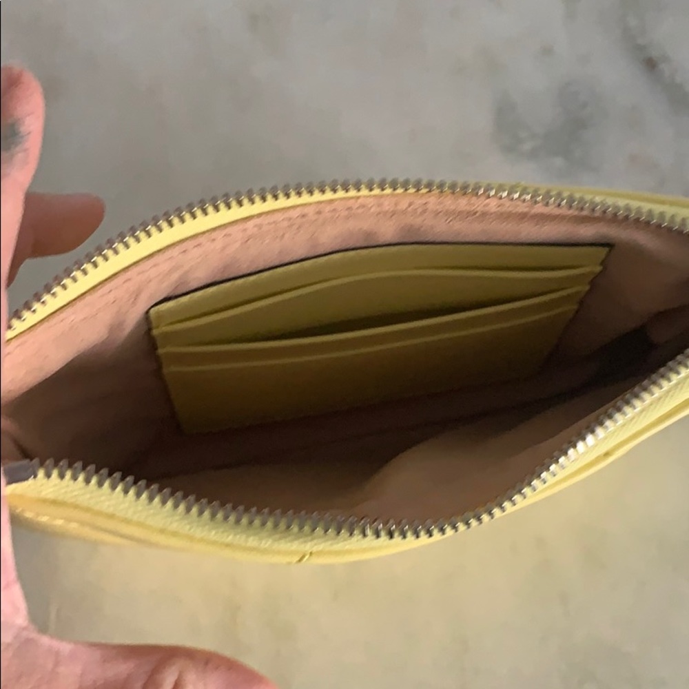 Gucci Marmont Yellow Pastel Wristlet NEW - Picture 8 of 11